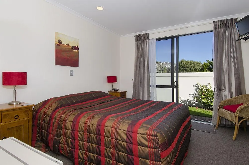 Bay Palm Motel Mount Maunganui 4*,